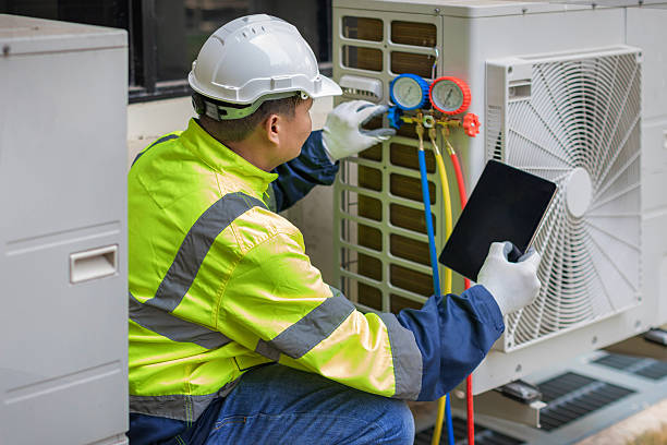 Professional Hvac technician working in Kings Park, VA